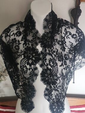 Black Floral Lace Shawl